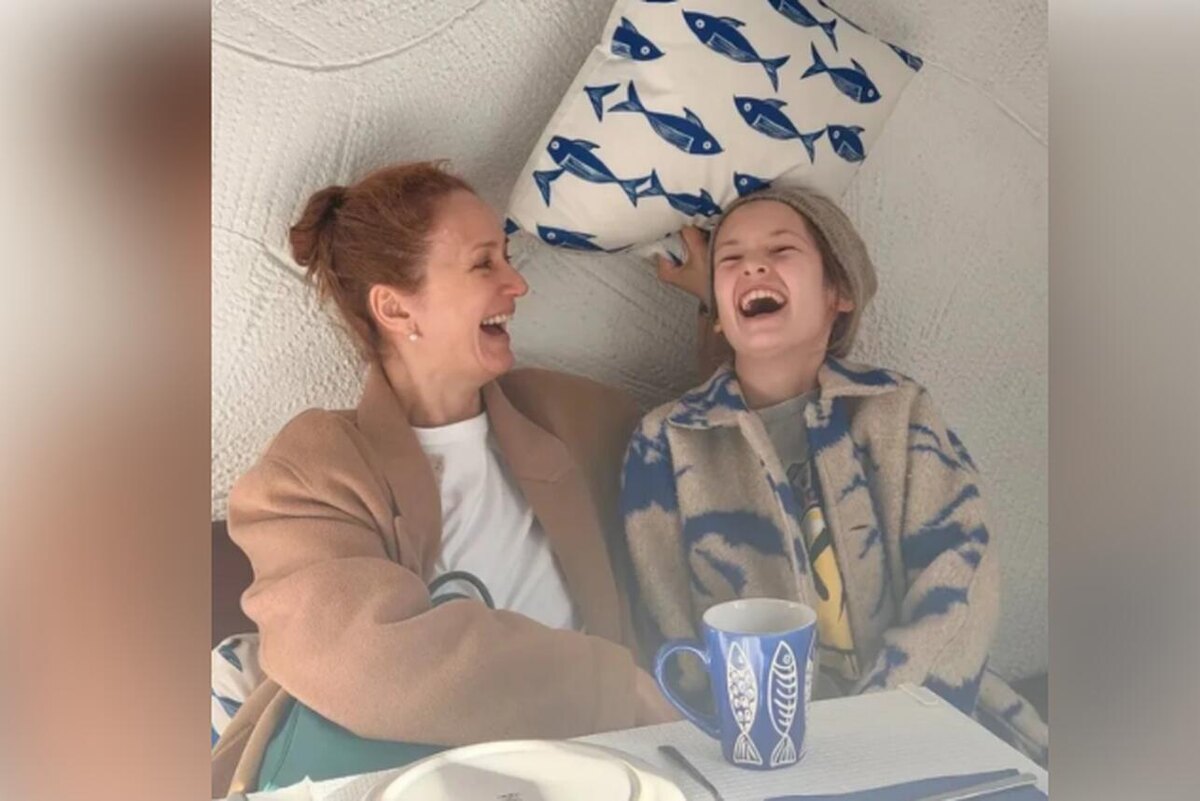    Виктория Исакова с дочерью. соцсети