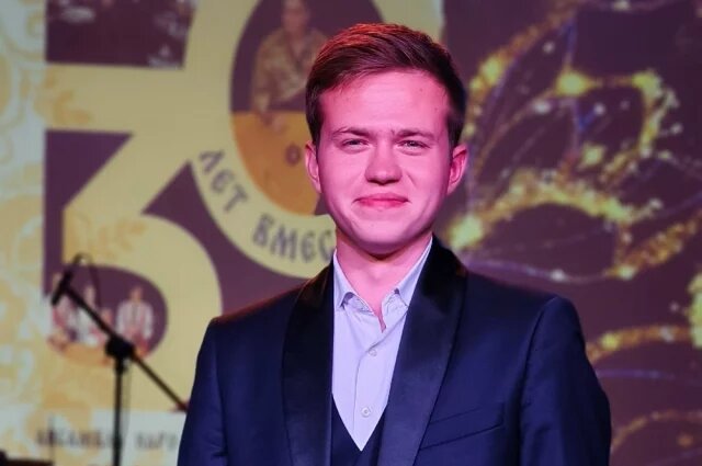    Какие два Гран-при завоевал артист волгоградского Казачьего театра?