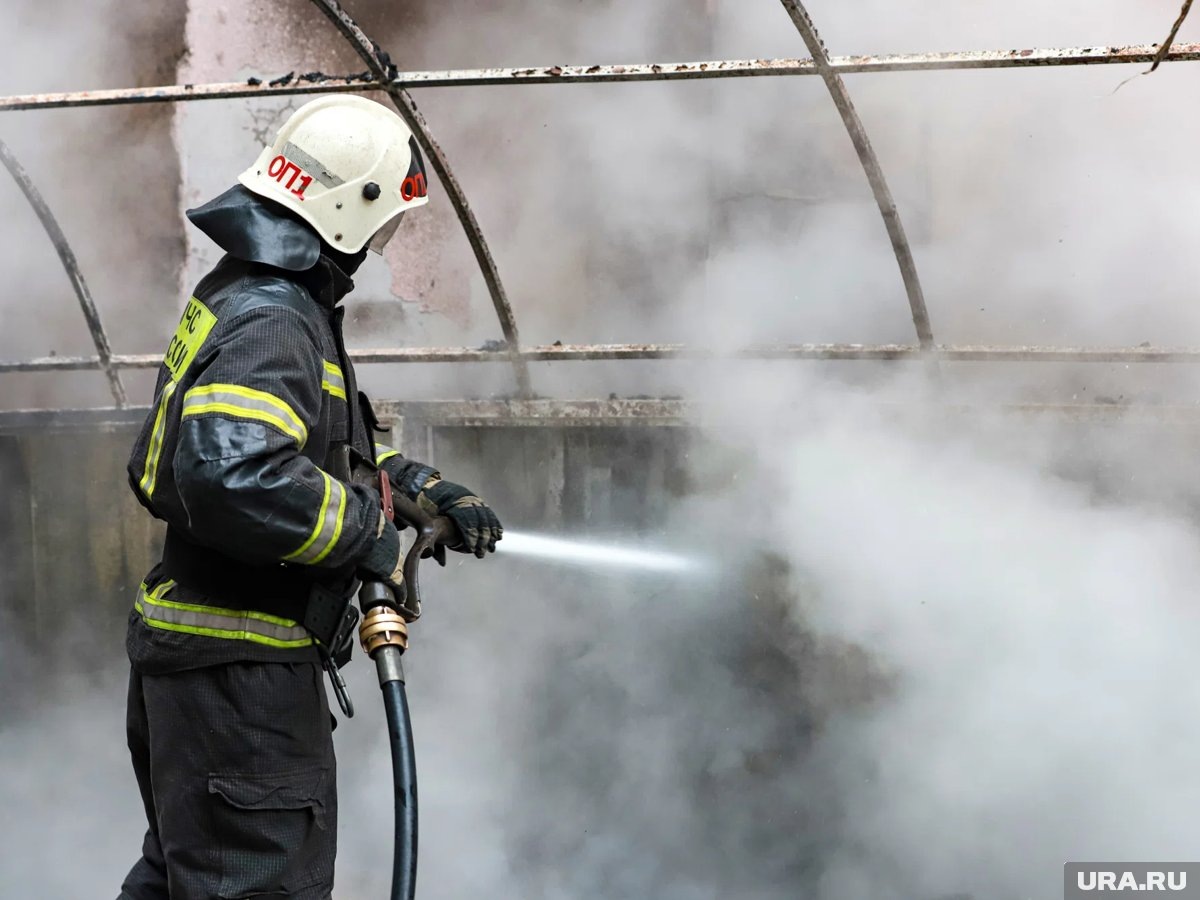     Площадь пожара достигла 500 квадратных метров