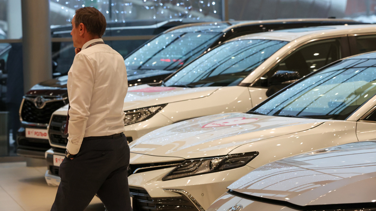 Массовый пересмотр цен на авто в России: какие модели подорожали и подешевели