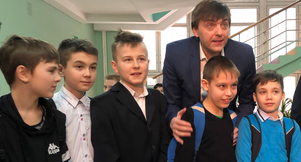 Кравцов придумал новую затею — ставить в школе оценки за поведение — конфликтов станет больше, а толку меньше