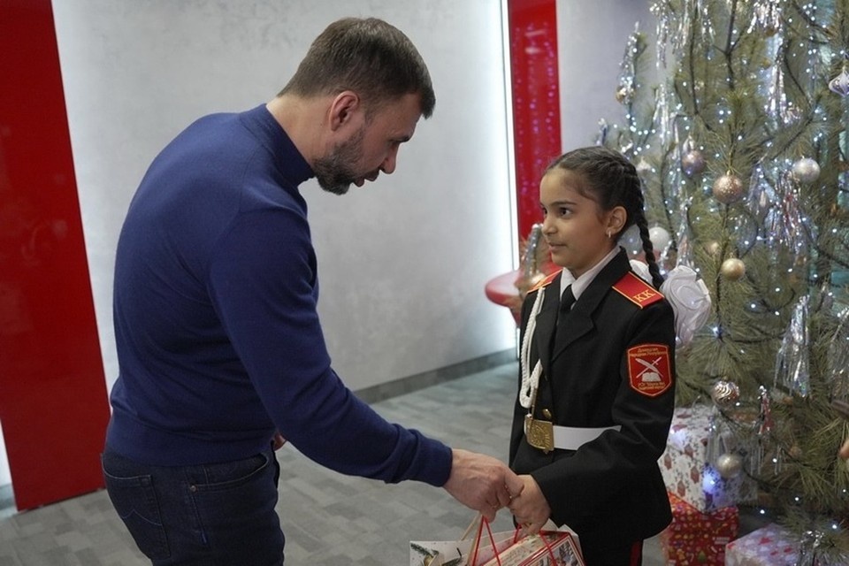    Глава ДНР Денис Пушилин исполнил мечту десятилетней Инге из Донецка. Фото: ТГ/Пушилин