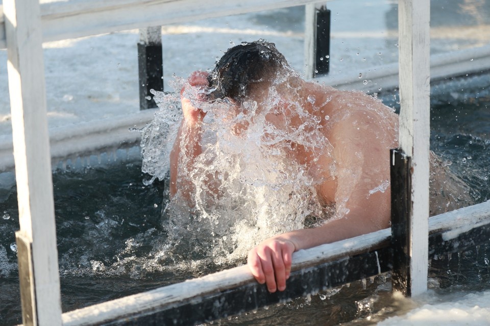    Всего в Ростовской области в этом году открыто 70 мест для обрядового купания. Олег УКЛАДОВ