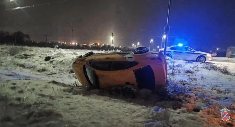    Машина опрокинулась в кювет. ГУ МВД по Волгоградской области