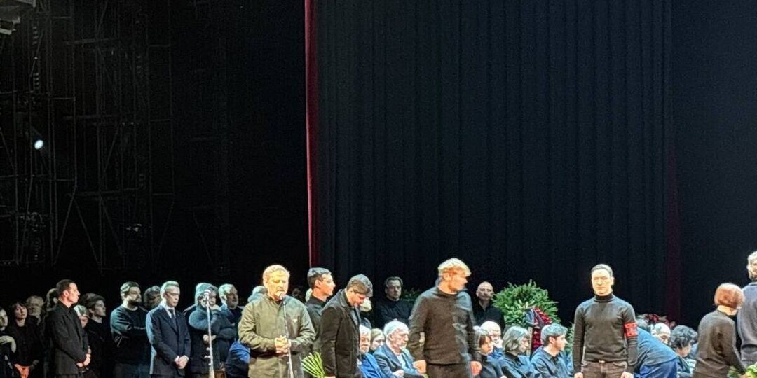 Евгений Писарев на прощании с Золотовицким: «Он заслужил безоговорочную любовь»