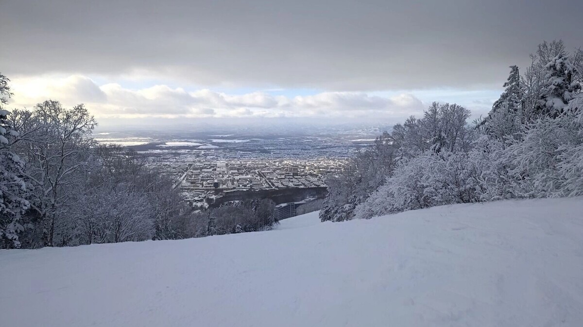    ГЛК "Горный воздух" находится, по сути, на улице Горького   Артем Шершнев / atas.info