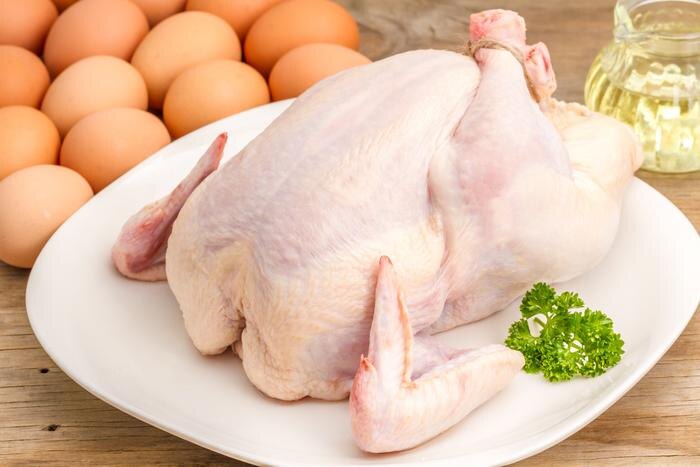 Что приготовить из целой курицы: рецепты на всю неделю. Фото © Shutterstock / FOTODOM / spicyPXL