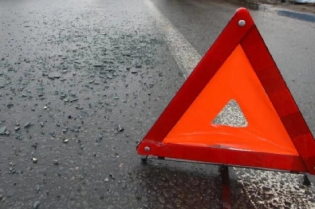    Пассажирский автобус протаранил здание в Великом Новгороде