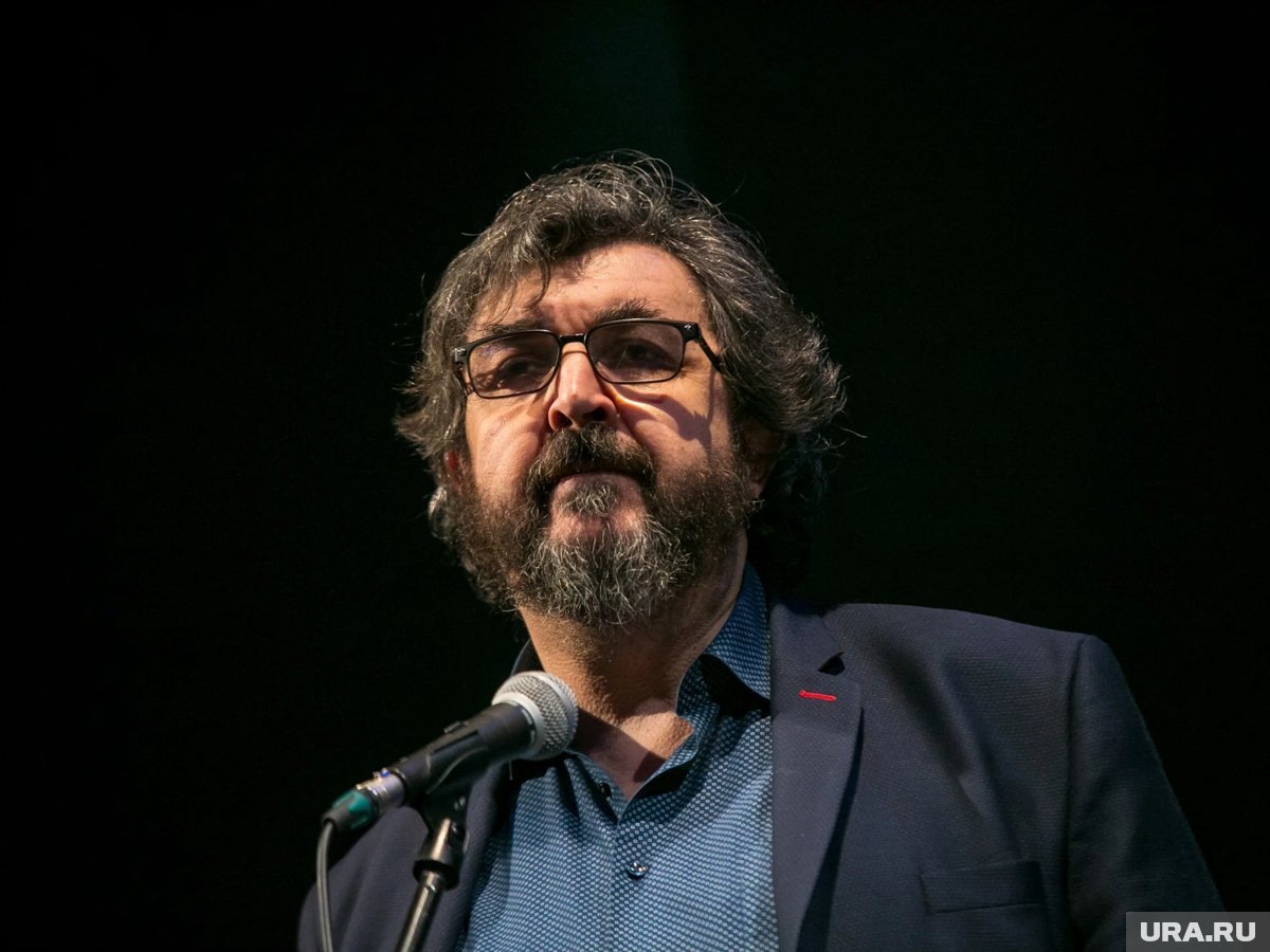     Прощание с Золотовицким проходит на Основной сцене МХАТ