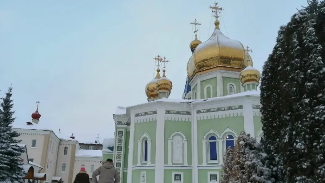    Перед крещенскими купаниями желательно помолиться в храме. Фото: Царьград.