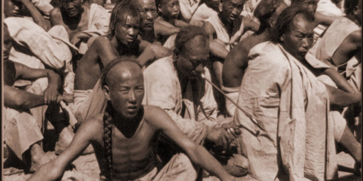 Пленные «боксеры», захваченные и доставленные 6-м кавалерийским полком США в Тяньцзинь. Фото: ralph repo / Library of Congress