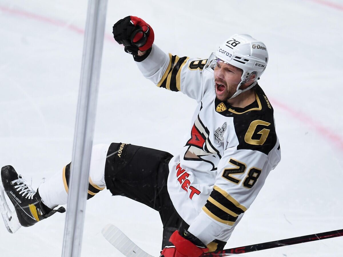    Хоккей. КХЛ. Матч "Ак Барс" - "Авангард" | © РИА Новости / Максим Богодвид