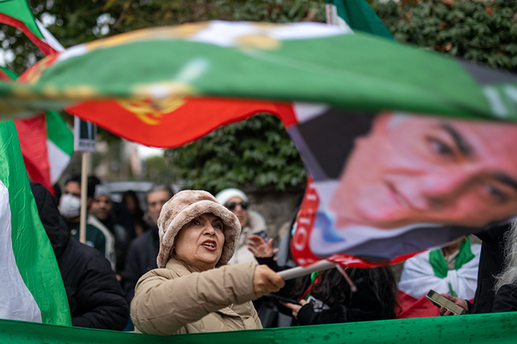    «Не факт, что США еще раз станут бомбить иранцев, но будут держать в состоянии в любой момент поджечь или притушить там конфликт».   
Фото: © David Canales / Keystone Press Agency / www.globallookpress.com