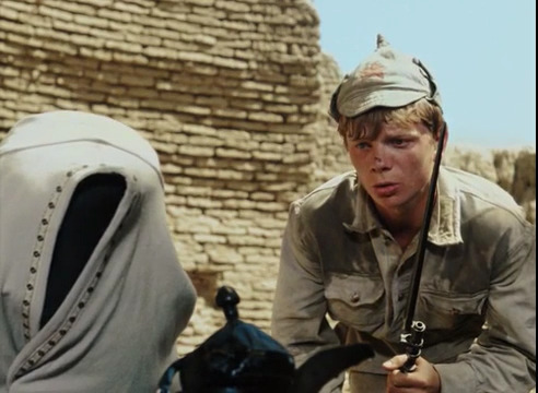 Кадр из фильма "Белое солнце пустыни" - фильм, который в наше время побоятся переснять, или как нынче модно говорить - сделать ремейк. 