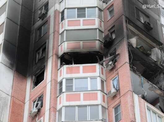    Повреждённый дом после атаки БПЛА // Фото: Telegram-канал Юрия Слюсаря