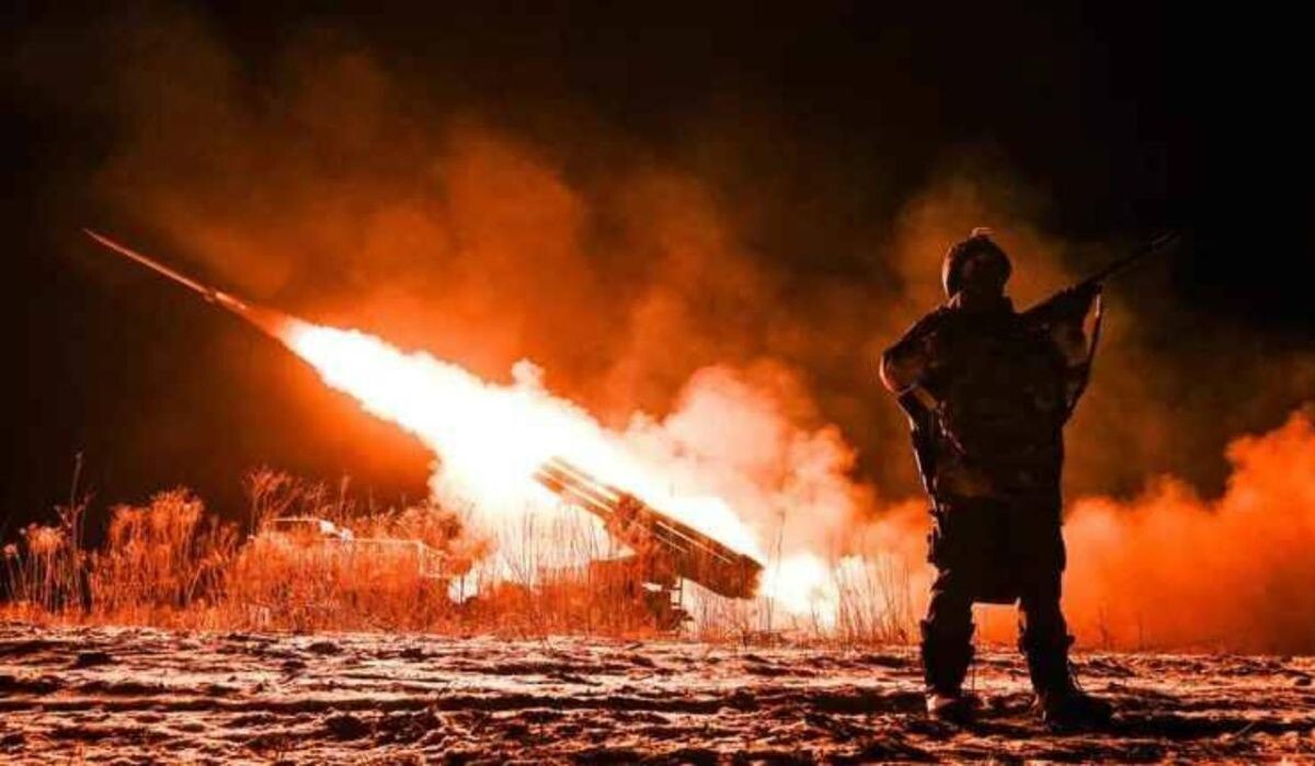     Работа "Урагана". Источник: ria.ru Автор фото: Сергей Бобылев