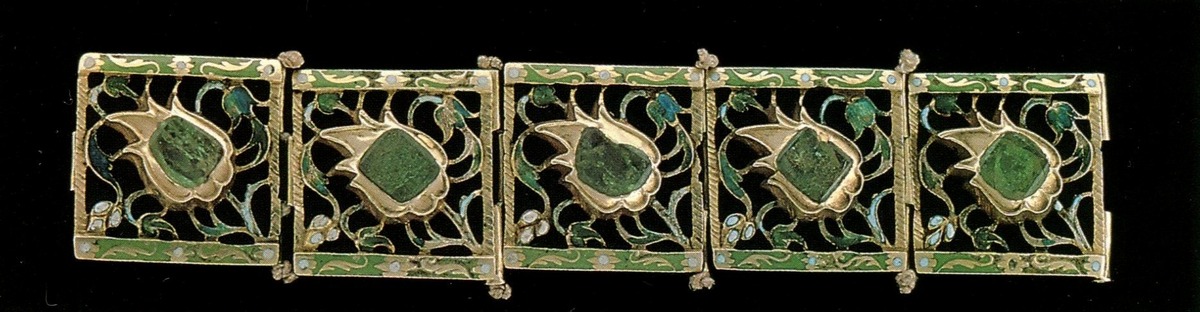 Кружево. Золото, эмаль, изумруды. Вторая половина 17 века. Москва 2,5х2,6