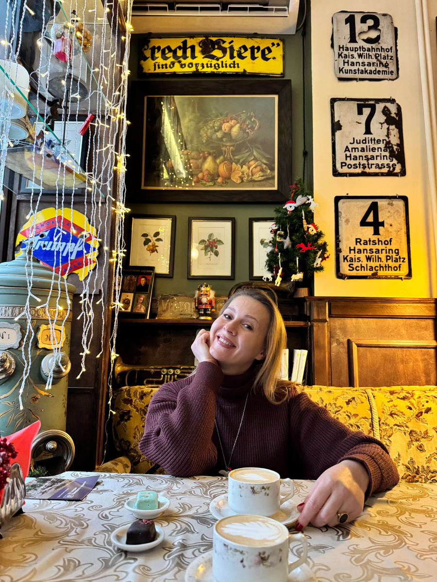 Кофейня, музейная лавка "Густав Гроссманн"