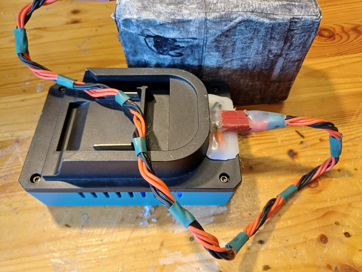 Мой вариант подключения инвертора к аккумулятору