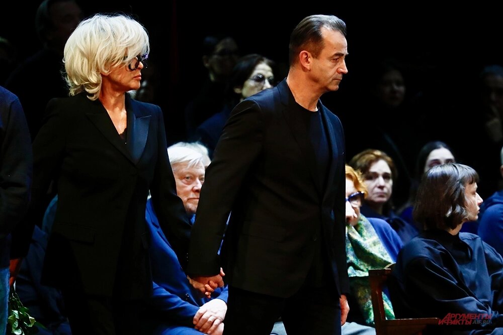    Дмитрий Певцов с супругой. Фото: АиФ/ Игорь Харитонов