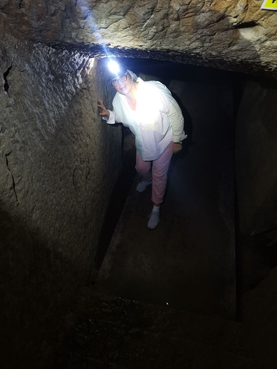 В такой экипировке можно передвигаться по подземной Валлетте, но лучше иметь что-то тёплое - очень сыро и холодно