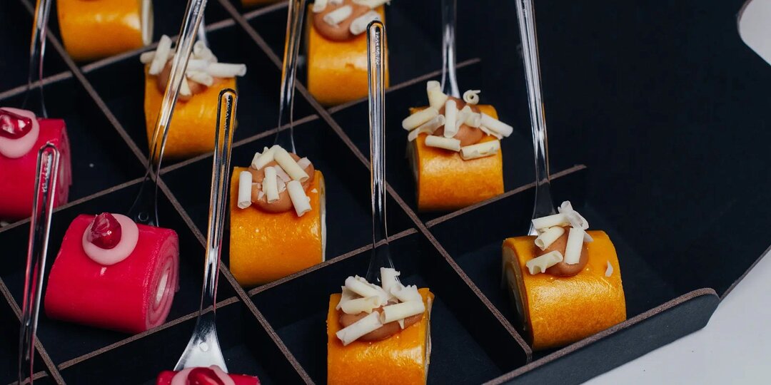 Кейтеринг с доставкой ко Дню влюбленных: вкусное решение для праздника