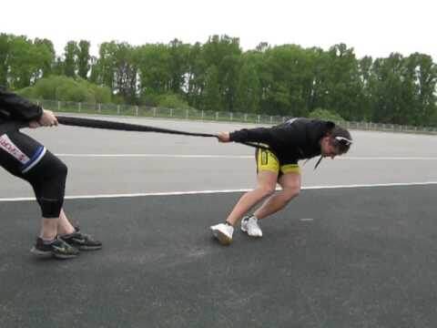 Физические упражнения на выносливость и силу также имели место в реальном гоночном лагере GT-3