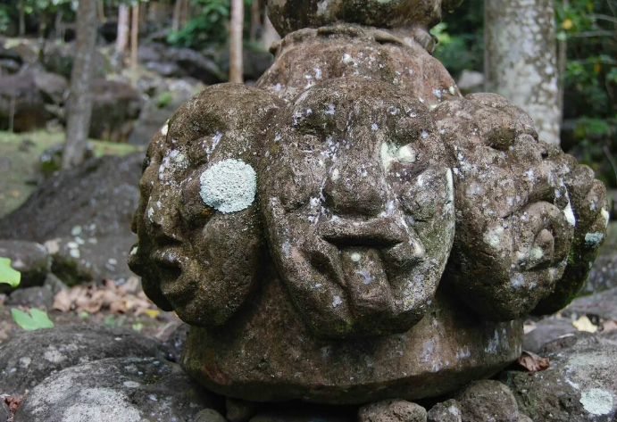 Загадочные изваяния Нуку‑Хива
