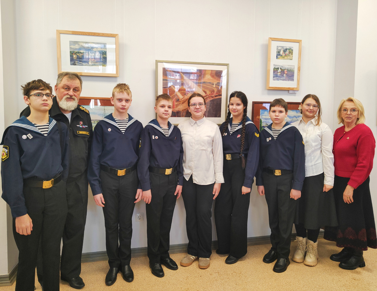 Команда Детского морского центра, принявшая участие в церемонии открытия выставки. Фото Е. Смирнова