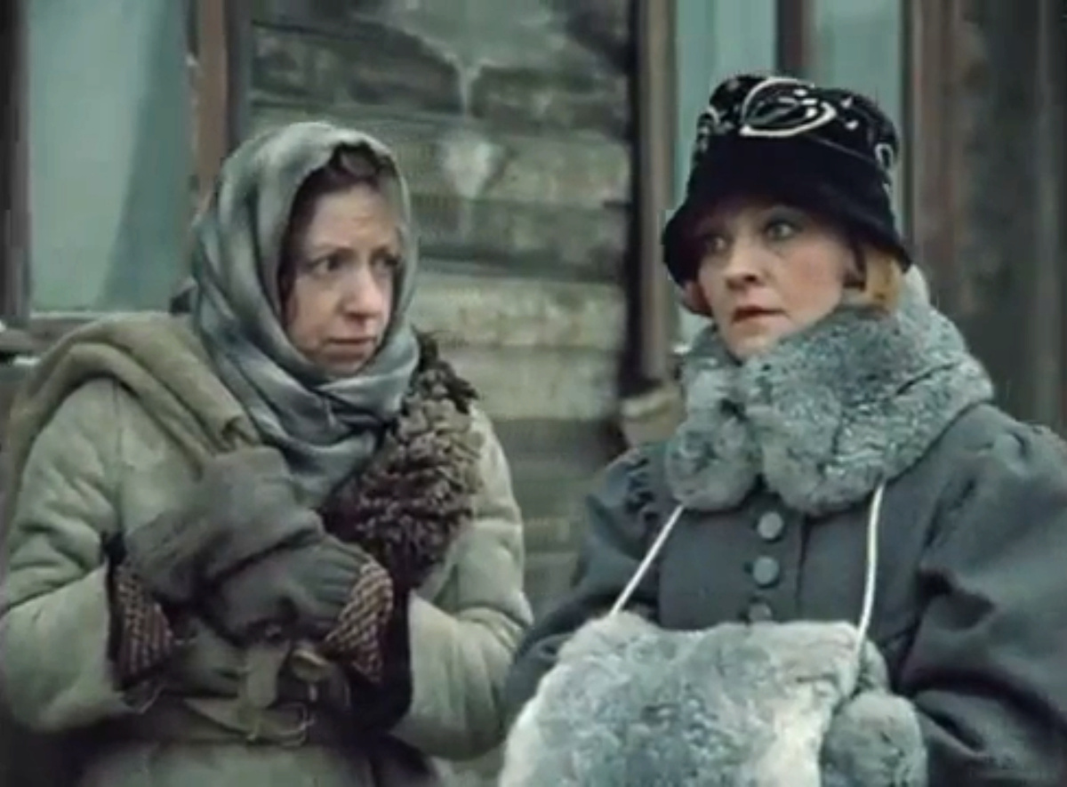 Кадр из кинофильма "Долой коммерцию на любовном фронте!", 1988 г., режиссер и сценарист Михаил Солодухин, музыка Оскара Строка (скриншот)