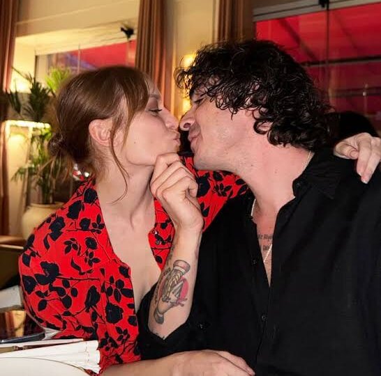 «Сначала деньги, потом — чувства»: Турецкая звезда Нильпери Шахинкая честно ответила, можно ли прожить на одной любви.