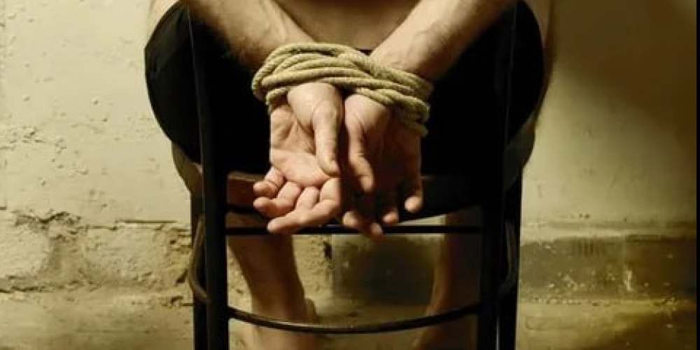 Пытки в Кыргызстане: власти заявляют о ликвидации, депутаты сомневаются