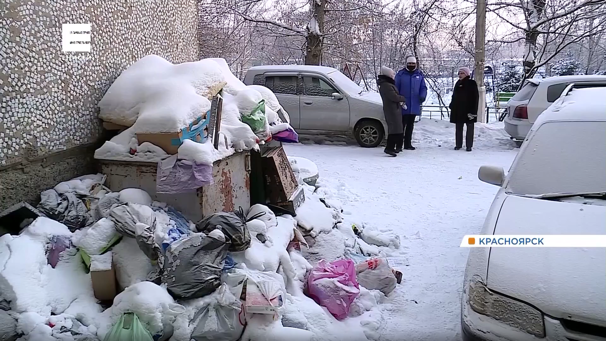     Многоэтажка в Советском районе Красноярка оказалась в мусорной ловушке