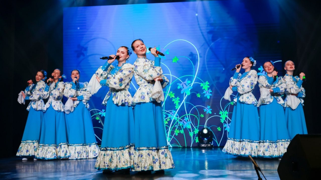    Ансамбль «Родная песня» из Нефтеюганска подтвердил звание заслуженного коллектива России