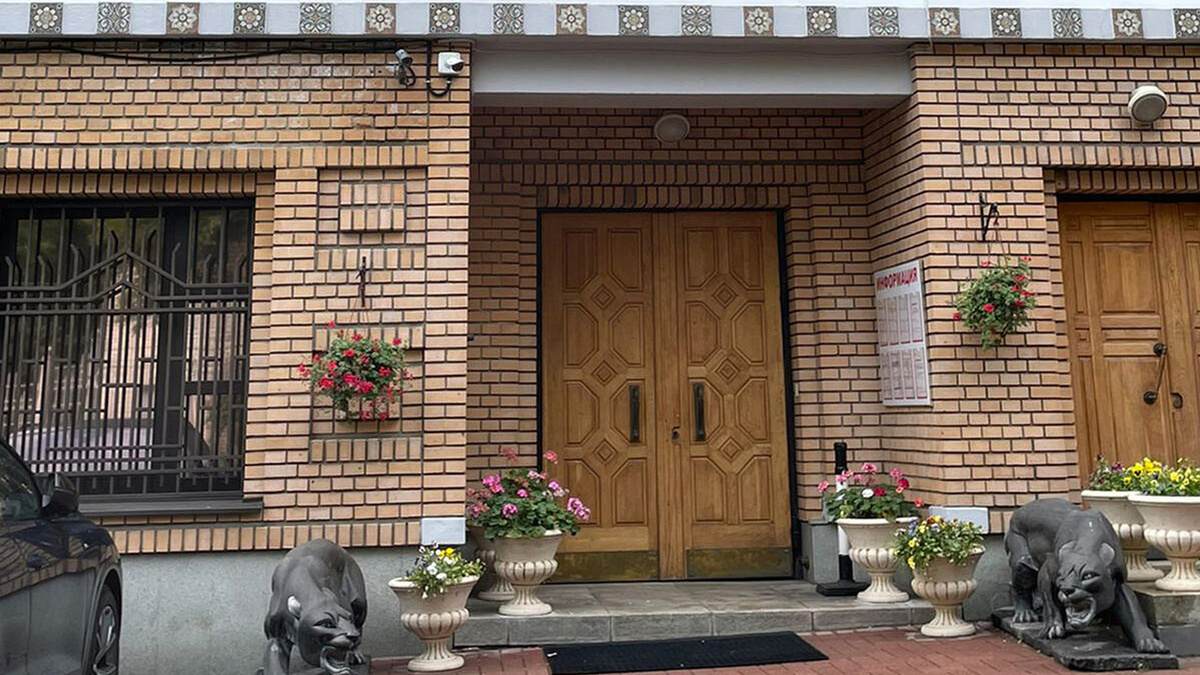 Арест квартиры Ларисы Долиной в Хамовниках может тянуться месяцами