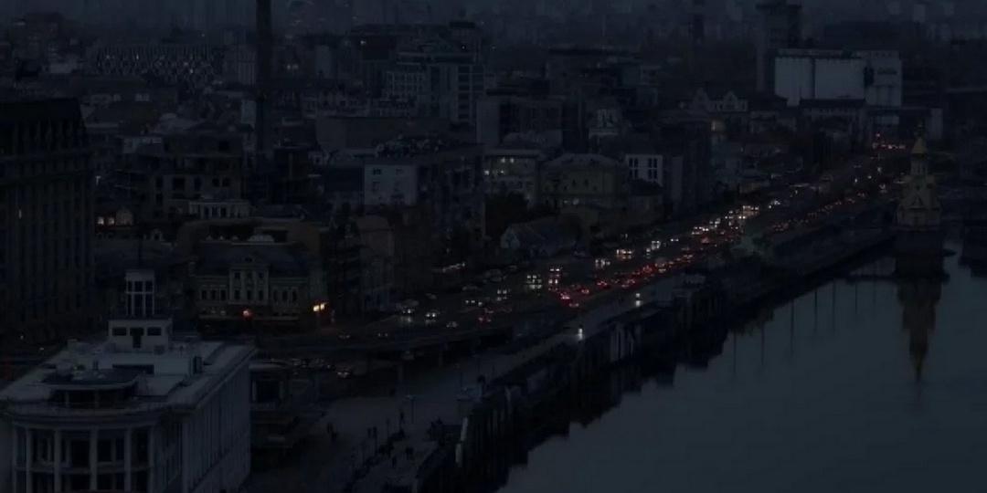 Киев стремительно пустеет: из замерзающей столицы уже бежали 700 тысяч человек, впереди мародёрство