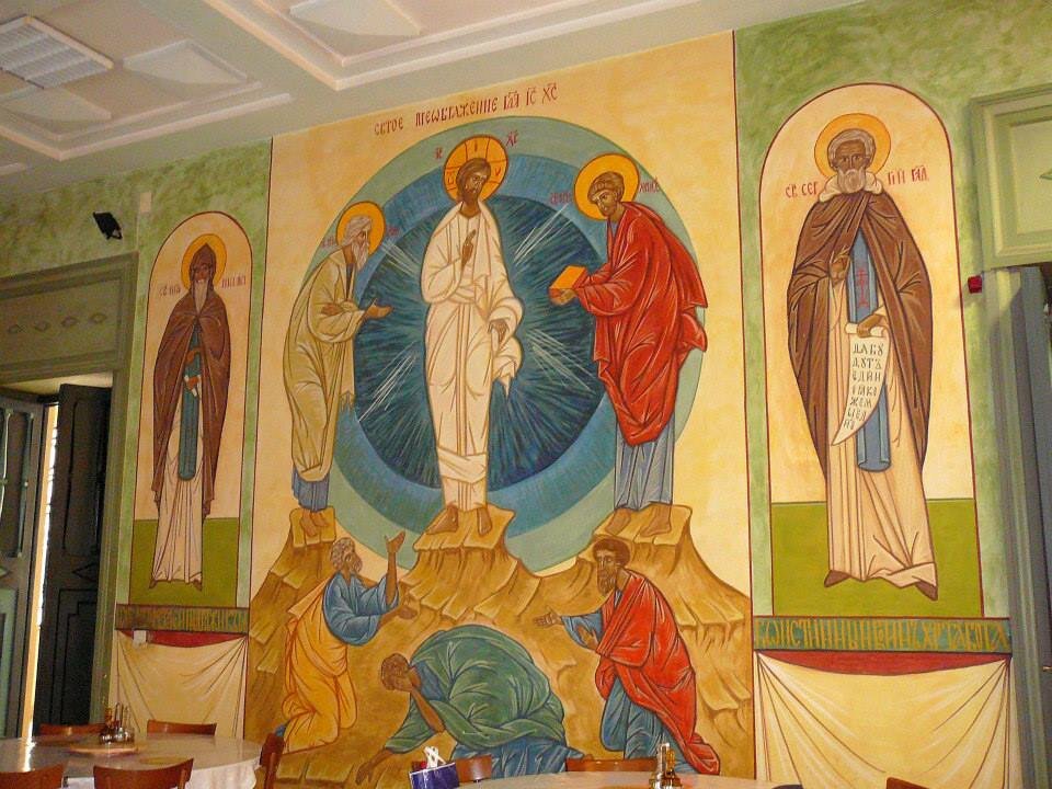 Фрески католического иконописца Игоря Сендлера в Руссикуме. Справа – фреска преподобного Сергия Радонежского.