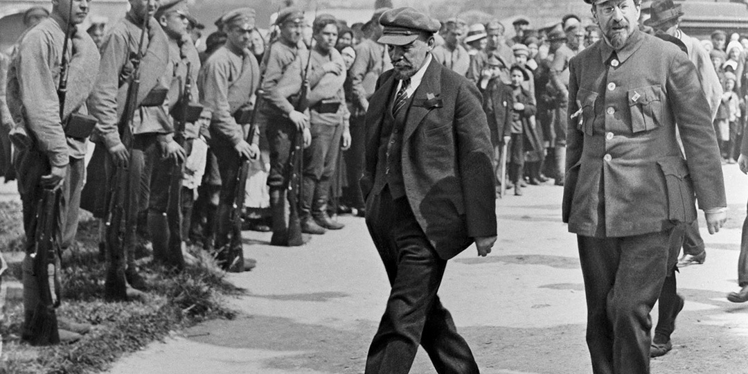 Владимир Ленин был убеждён что Луначарский - талантливый человек и ему можно доверить важное государственное дело