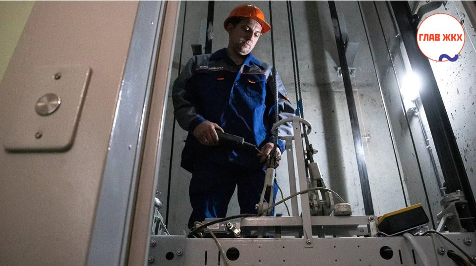 В Белгородской области запустили программу замены лифтов в многоквартирных домах
