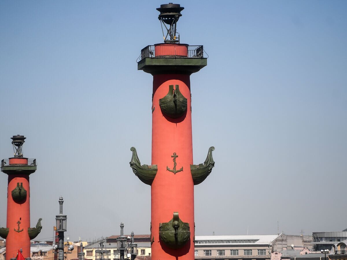    Ростральные колонны в Санкт-Петербурге | © РИА Новости / Евгений Одиноков