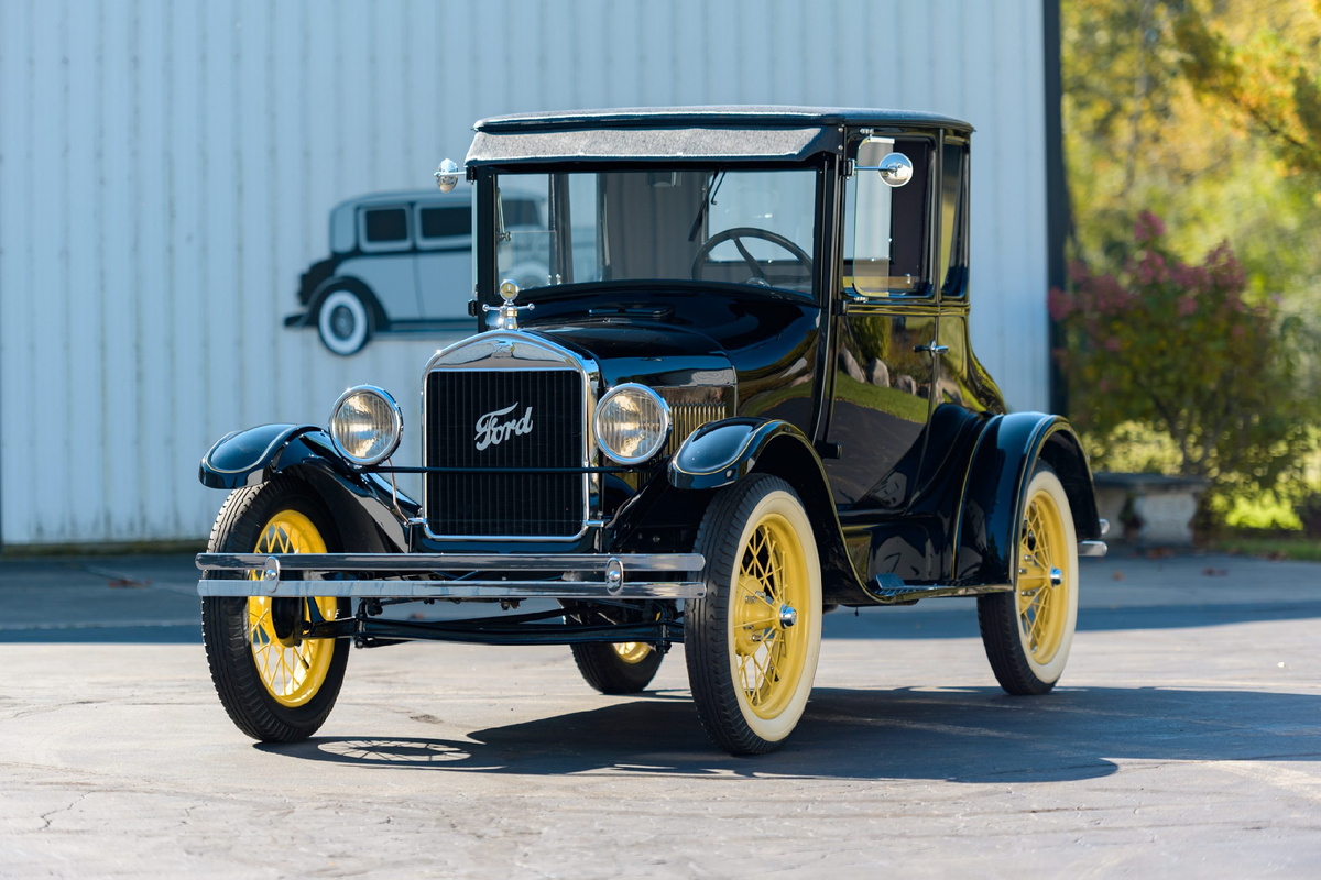 Ford Model T 1927 года. И только посмотрите, ГДЕ тогда укрепили зеркала!