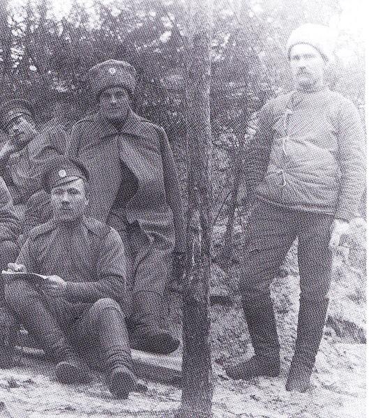 Расквартированные в Маньчжурии части Русской армии во время Русско-японской войны закупали удобные и теплые ватные куртки у местных торговцев