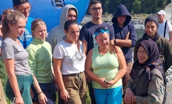 Чем помогают Агафье Лыковой её друзья студенты-волонтëры