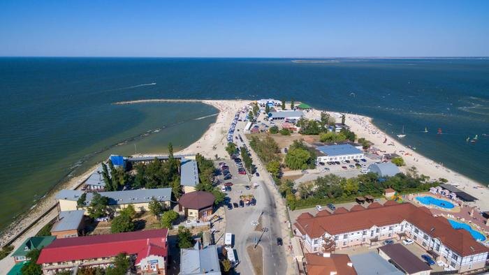 Обложка © Shutterstock / FOTODOM / AAresTT