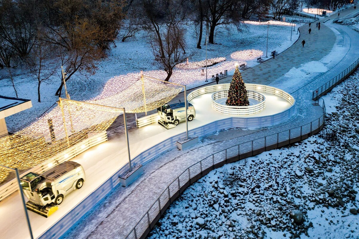    Москва приобрела около 2,4 тысячи единиц техники для коммунальных служб