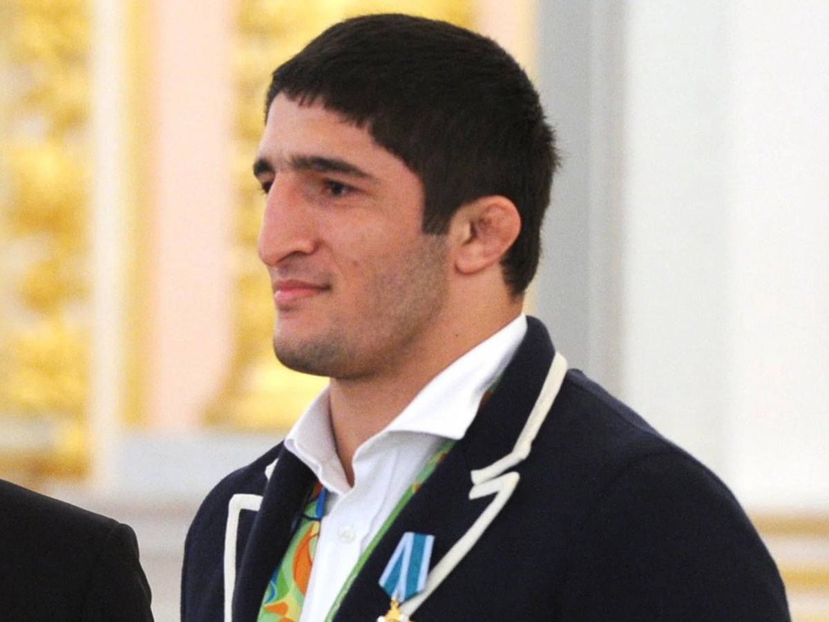     За Садулаева (на фото) следуется радоваться, отметил Тедеев