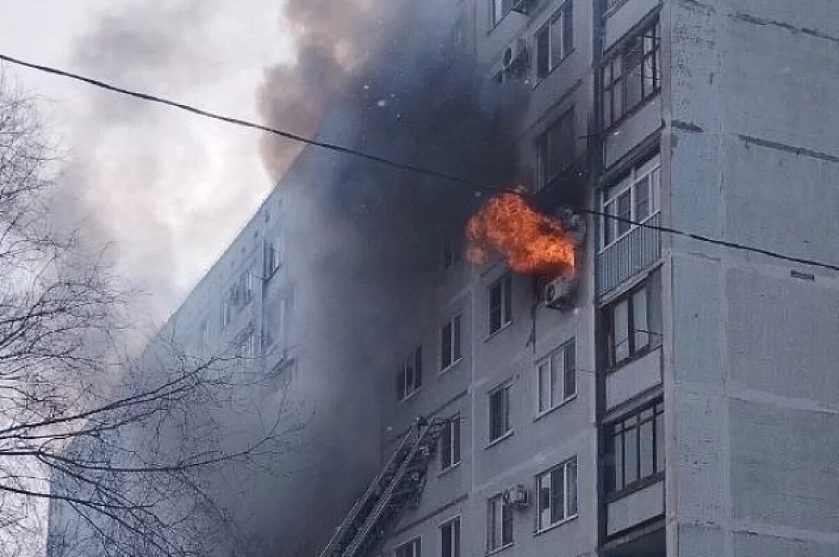    Выгоревшую квартиру на юге Волгограда сняли на видео