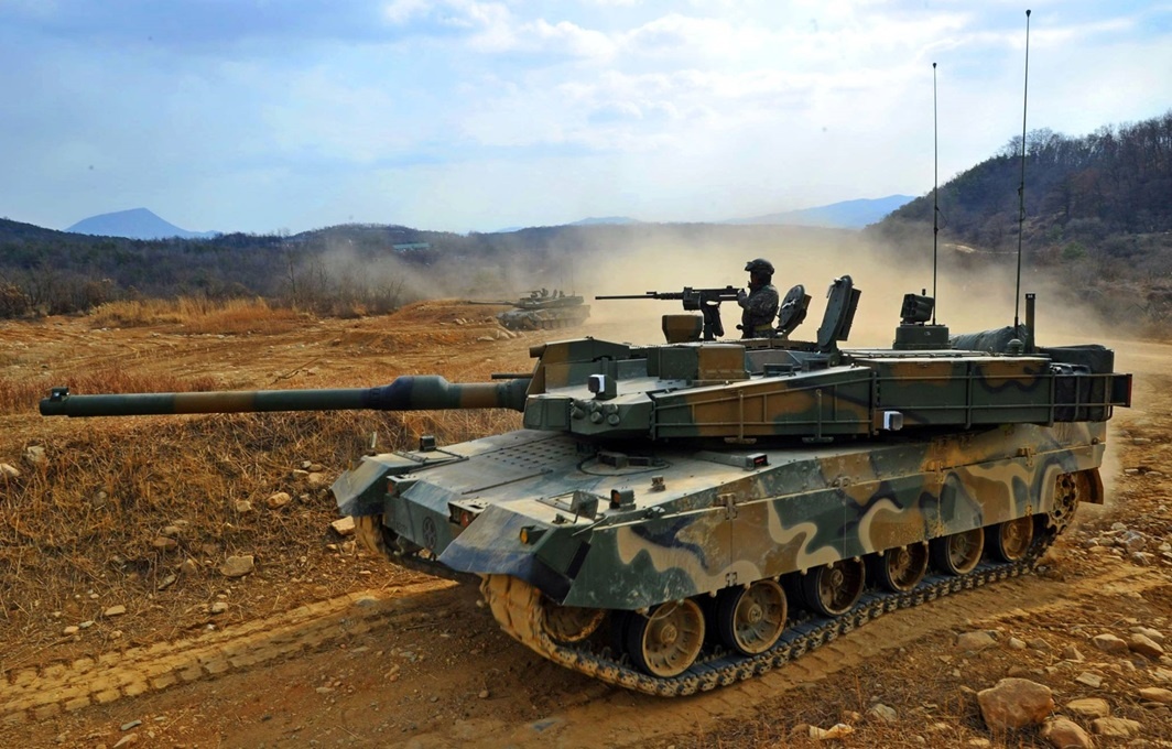 Марокко рассматривает возможность закупки до 400 южнокорейских танков K2 Black Panther в рамках более широкого пересмотра планов модернизации своих вооруженных сил.  Фото:  Министерство обороны Южной Кореи