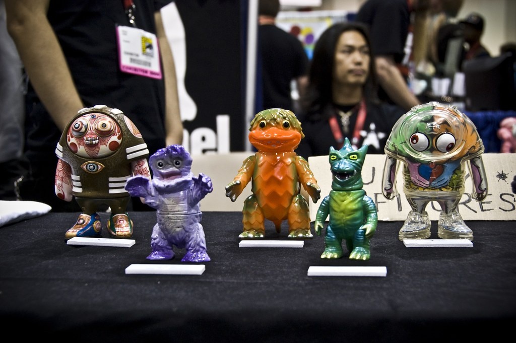 Бренд Gargamel прославился фигурками, где смешались ретро-японская эстетика, панк и отсылки к кайдзю 