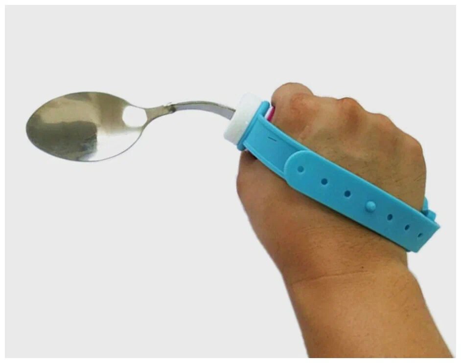 Адаптированная ложка. Толстая ручка способствует более плотному, надежному захвату слабой кистью руки